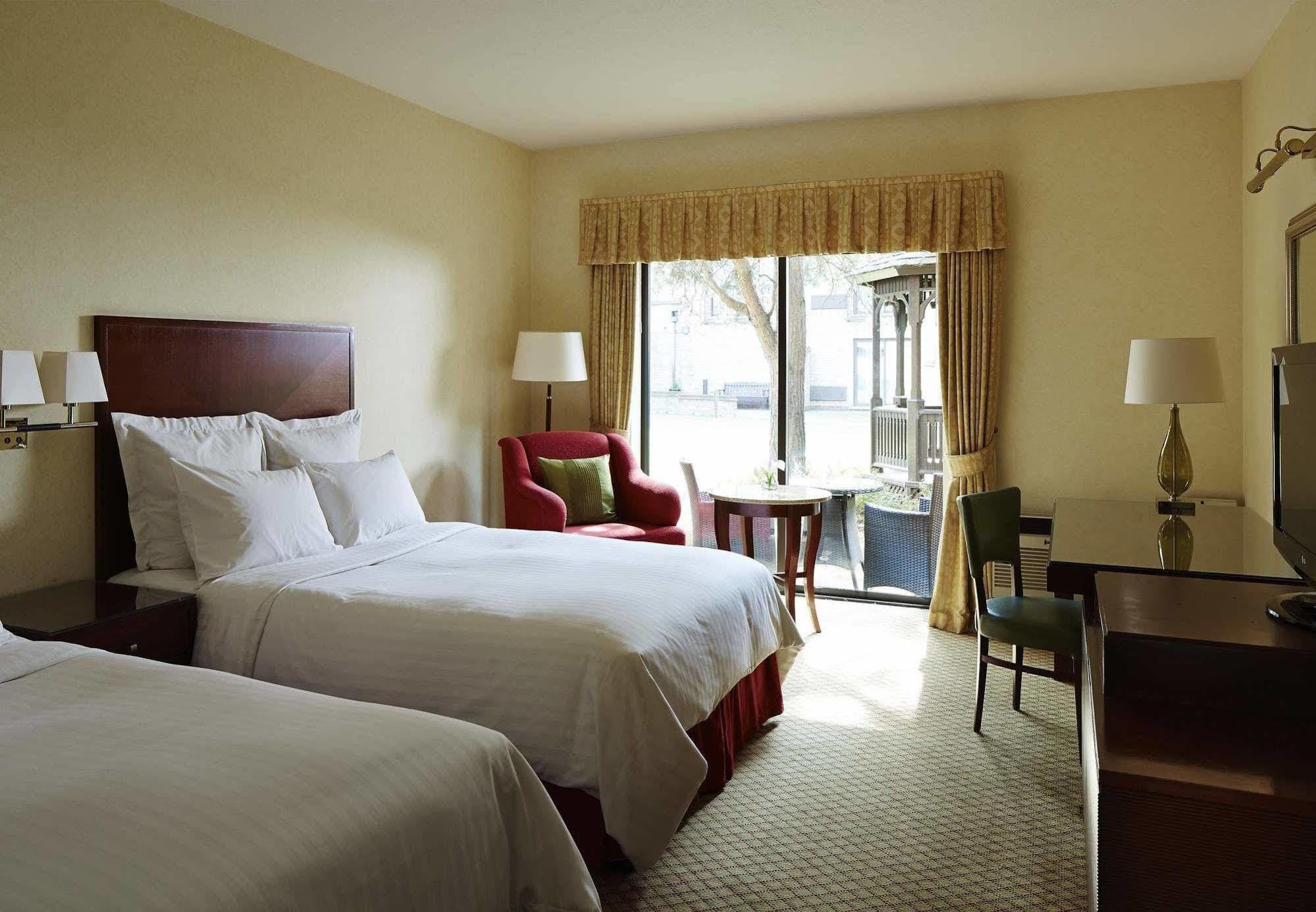 Delta Hotels By Marriott Cheshunt Broxbourne Exterior foto